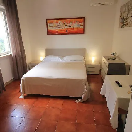 Guest House Affittacamere 3*